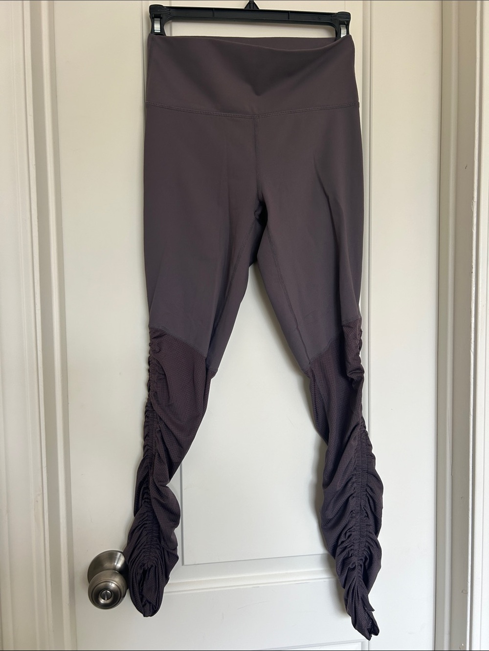 Fabletics Ruched Bottom Leggings (SW2)